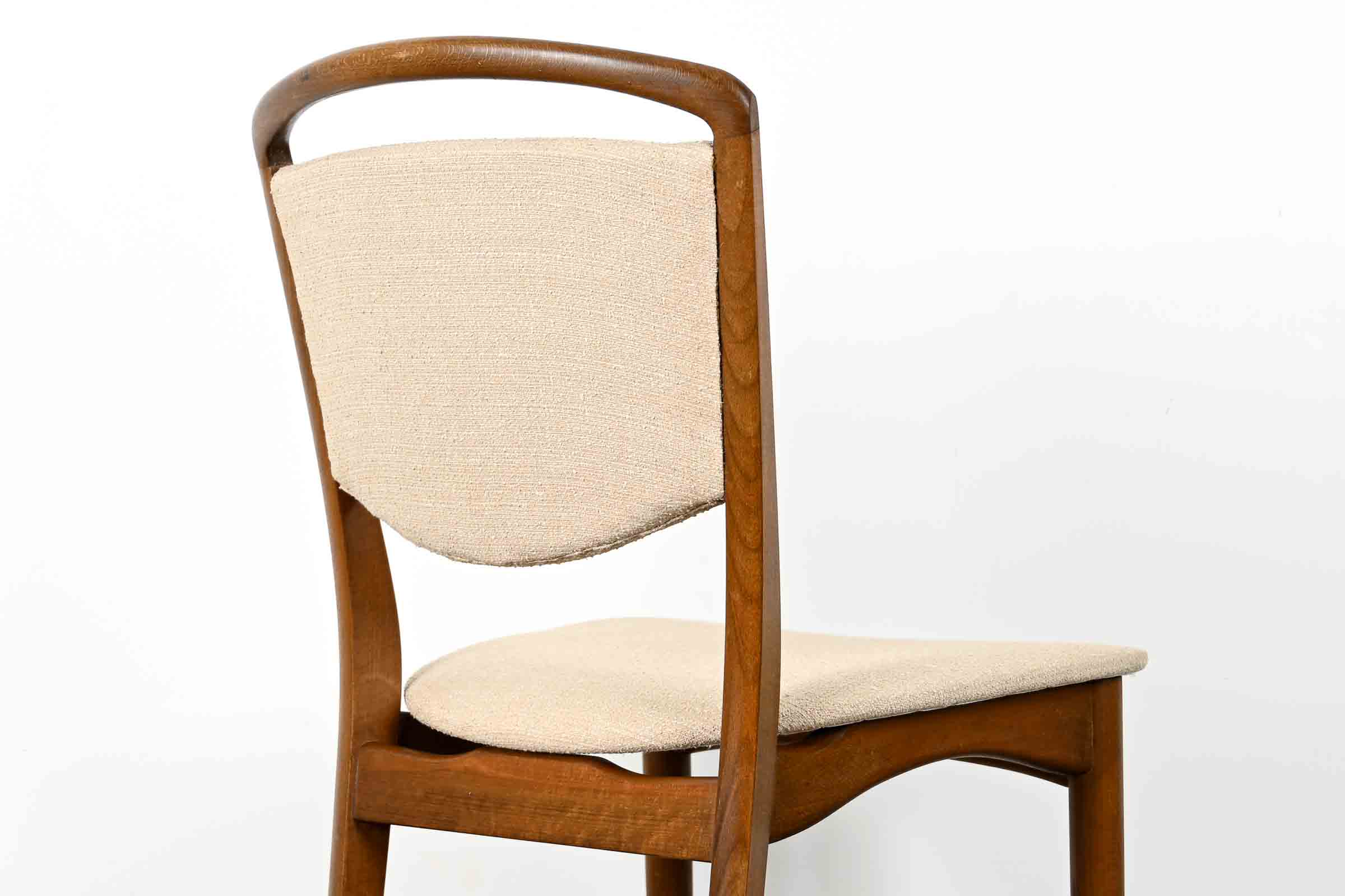 6 Chaises de Table re-tapissées