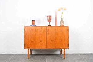 danish modern mid century vintage mobilier en teck palissandre rio années 50 années 60 années 70 mobilier meuble ancien danois danemark scandinave maison nordik paris meubles décoration design nordique éditeur designer meuble de rangement en teck placard meuble TV console petite enfilade