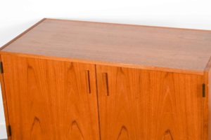 danish modern mid century vintage mobilier en teck palissandre rio années 50 années 60 années 70 mobilier meuble ancien danois danemark scandinave maison nordik paris meubles décoration design nordique éditeur designer meuble de rangement en teck placard meuble TV console petite enfilade