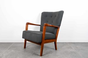 danish modern mid century vintage teck palissandre rio années 50 années 60 années 70 mobilier meuble ancien danois danemark scandinave maison nordik paris meubles décoration design éditeur designer 2 fauteuils années 50 en marronnier et lainage dans les tons bleu fauteuil siège assise s'assoir