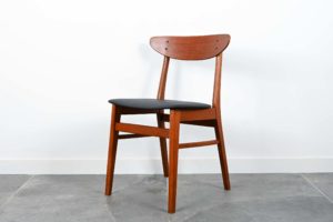 danish modern mid century vintage mobilier en teck palissandre rio années 50 années 60 années 70 mobilier meuble ancien danois danemark scandinave maison nordik paris meubles décoration design nordique éditeur marque designer Farstrup 6 chaises de table en teck assises re-tapissées siège assise fauteuil