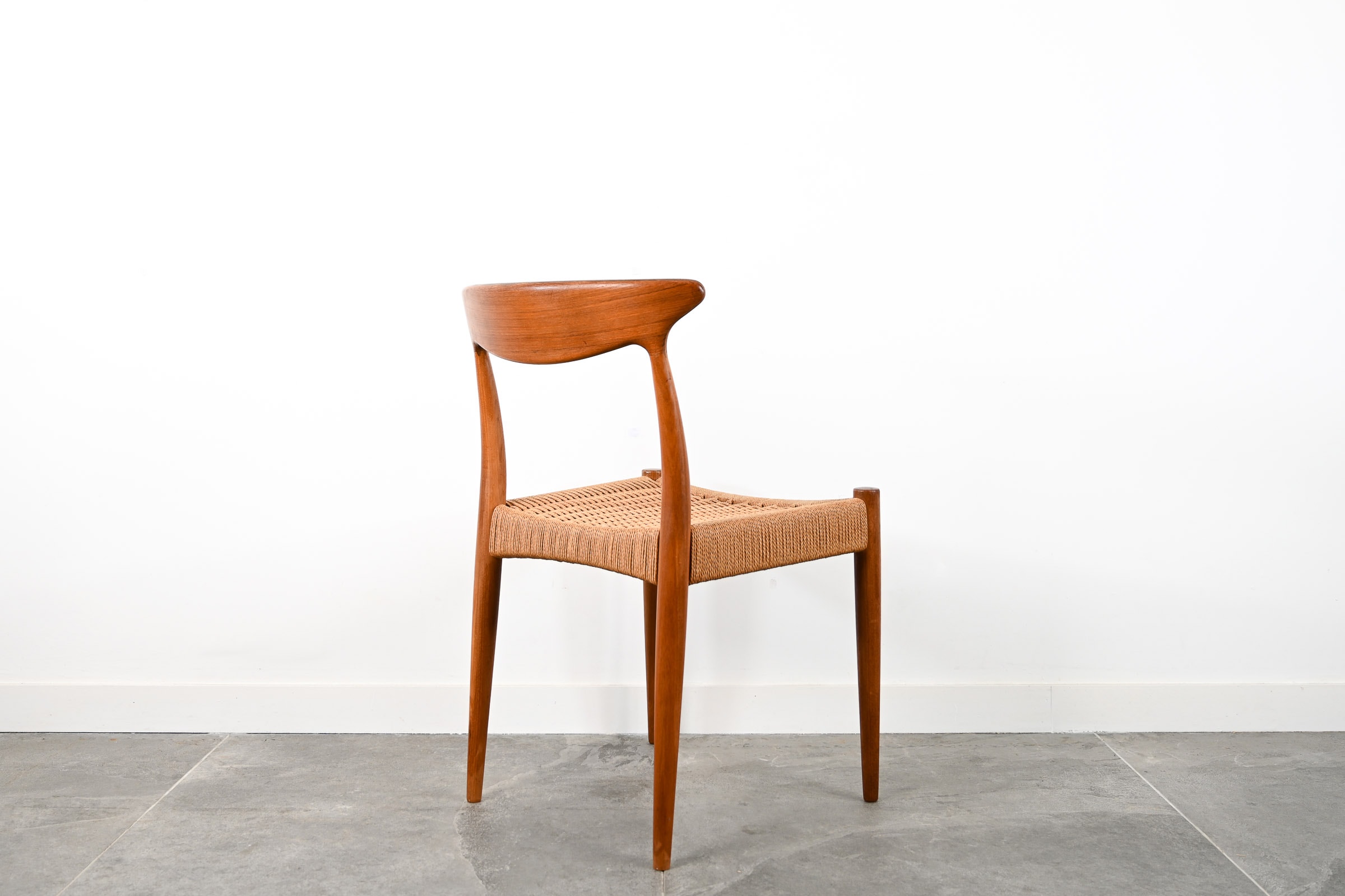 2 Chaises de Table en Teck ‘Arne Hovmand-Olsen’