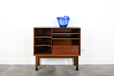 danish modern mid century vintage teck palissandre rio années 50 années 60 années 70 mobilier meuble ancien danois danemark scandinave maison nordik paris meubles décoration design éditeur designer meuble de rangement en palissandre de Rio meuble d'entrée