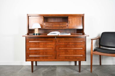 danish modern mid century vintage teck palissandre Rio années 50 années 60 années 70 mobilier meuble ancien danois Danemark scandinave maison nordik Paris meubles décoration design éditeur designer Sigfried Omann secrétaire en palissandre de Rio bureau meuble de rangement