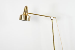 danish modern mid century vintage teck palissandre rio années 50 années 60 années 70 mobilier meuble ancien danois Danemark scandinave maison nordik paris meubles décoration design éditeur designer lampadaire lampe sur pied luminaire éclairage