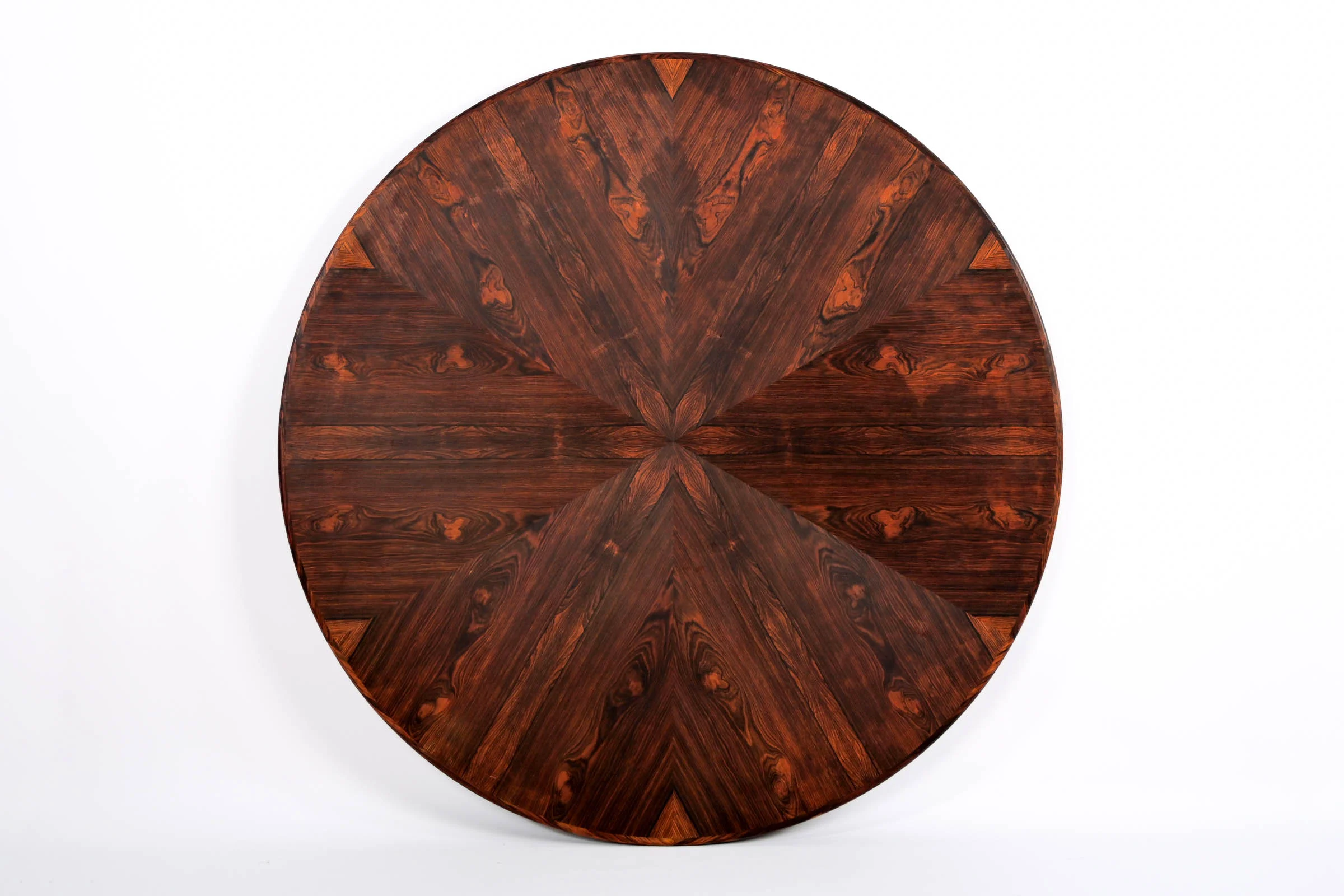 danish modern mid century vintage mobilier en teck palissandre rio années 50 années 60 années 70 mobilier meuble ancien danois danemark scandinave maison nordik paris meubles décoration design nordique éditeur designer table basse ronde en palissandre de rio table basse bout de canapé