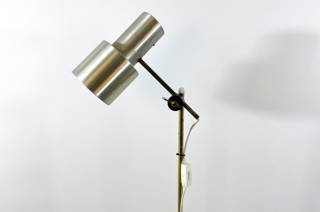 danish modern mid century vintage teck palissandre rio années 50 années 60 années 70 mobilier meuble ancien danois Danemark scandinave maison nordik paris meubles décoration design éditeur designer lampadaire lampe sur pied luminaire éclairage