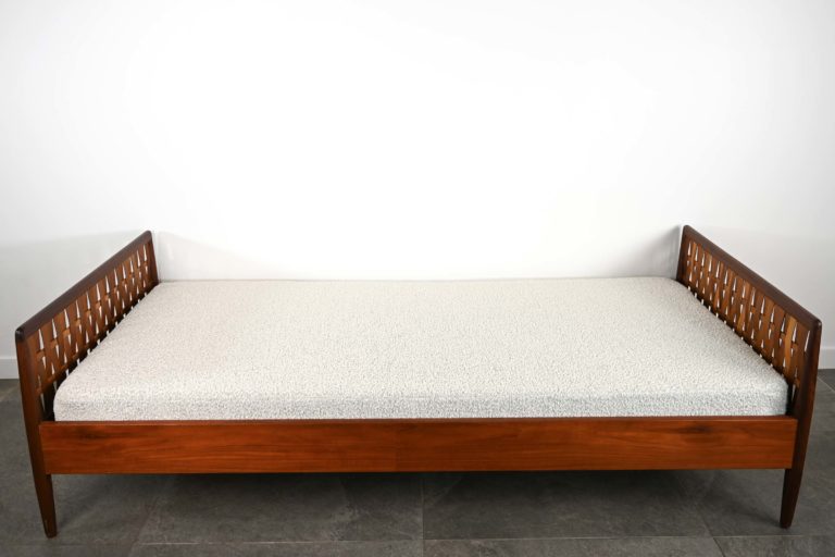 Lit en Teck / Daybed re-tapissé