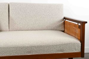 danish modern mid century vintage teck palissandre rio années 50 années 60 années 70 mobilier meuble ancien danois danemark scandinave maison nordik paris meubles décoration design éditeur designer Illum Wikkelsø canapé lit en teck couchage assise re-tapissée lit d'appoint scandinave