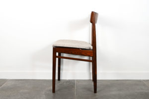 danish modern mid century vintage teck palissandre rio années 50 années 60 années 70 mobilier meuble ancien danois danemark scandinave maison nordik paris meubles décoration design éditeur designer Harry Ostergaard 6 chaises de table en palissandre de Rio assises re-tapissées chaise assise chaise table à manger