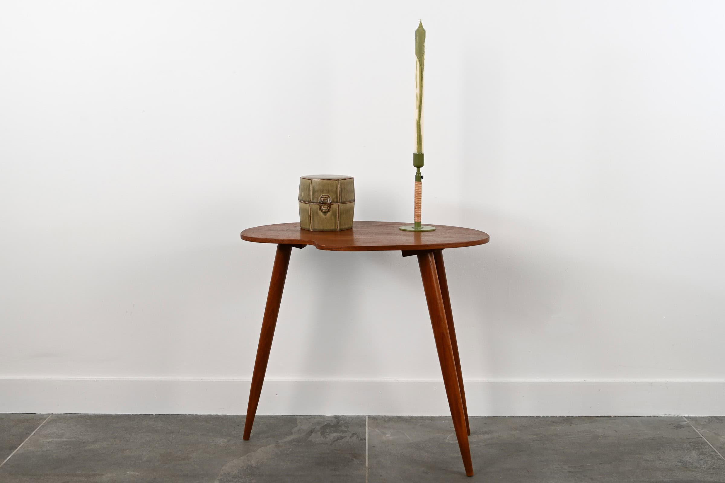 2 Tables d’appoints en Teck