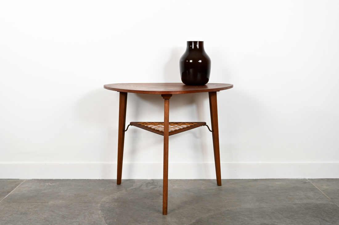 danish modern mid century vintage teck palissandre rio années 50 années 60 années 70 mobilier meuble ancien danois danemark scandinave maison nordik paris meubles décoration design éditeur designer able basse en teck table d'appoint coffee table bout de canapé