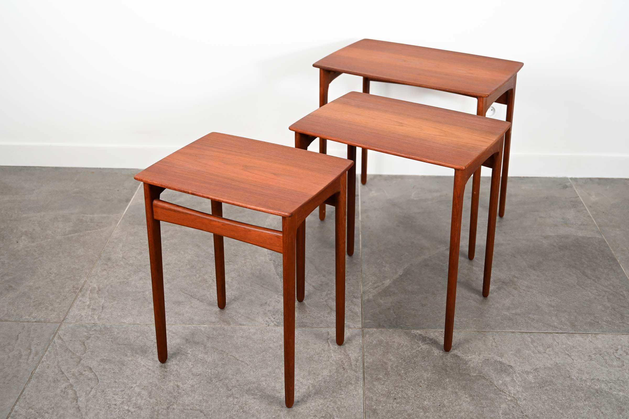 3 Tables Gigognes en Teck