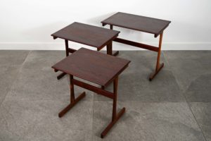 danish modern mid century vintage teck palissandre rio années 50 années 60 années 70 mobilier meuble ancien danois danemark scandinave maison nordik paris meubles décoration design éditeur designer Kai Kristiansen 3 tables gigognes en palissandre de Rio tables d'appoints bout de canapé coffee table