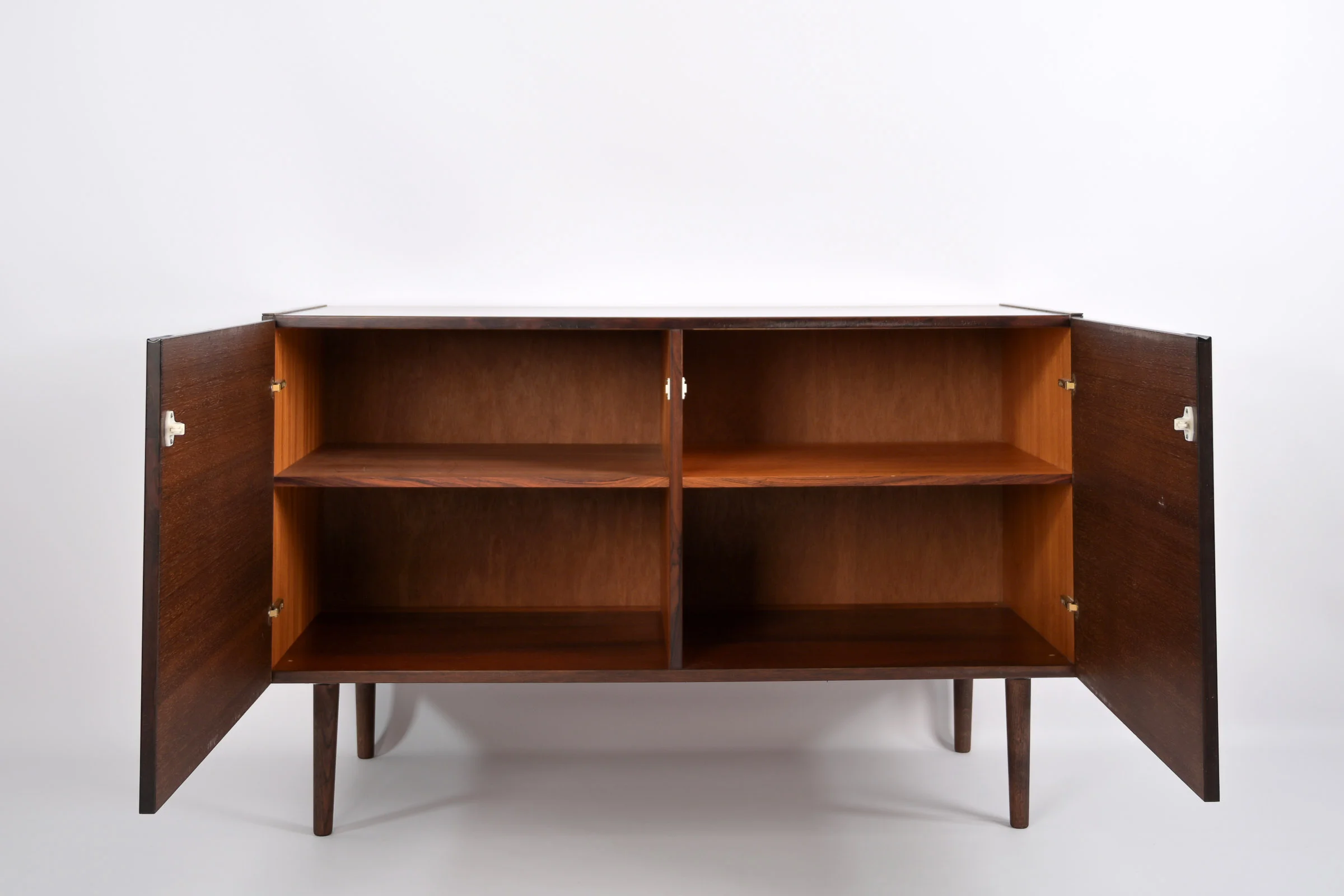 3 Enfilades en Palissandre de Rio ‘Ib Kofoed Larsen’