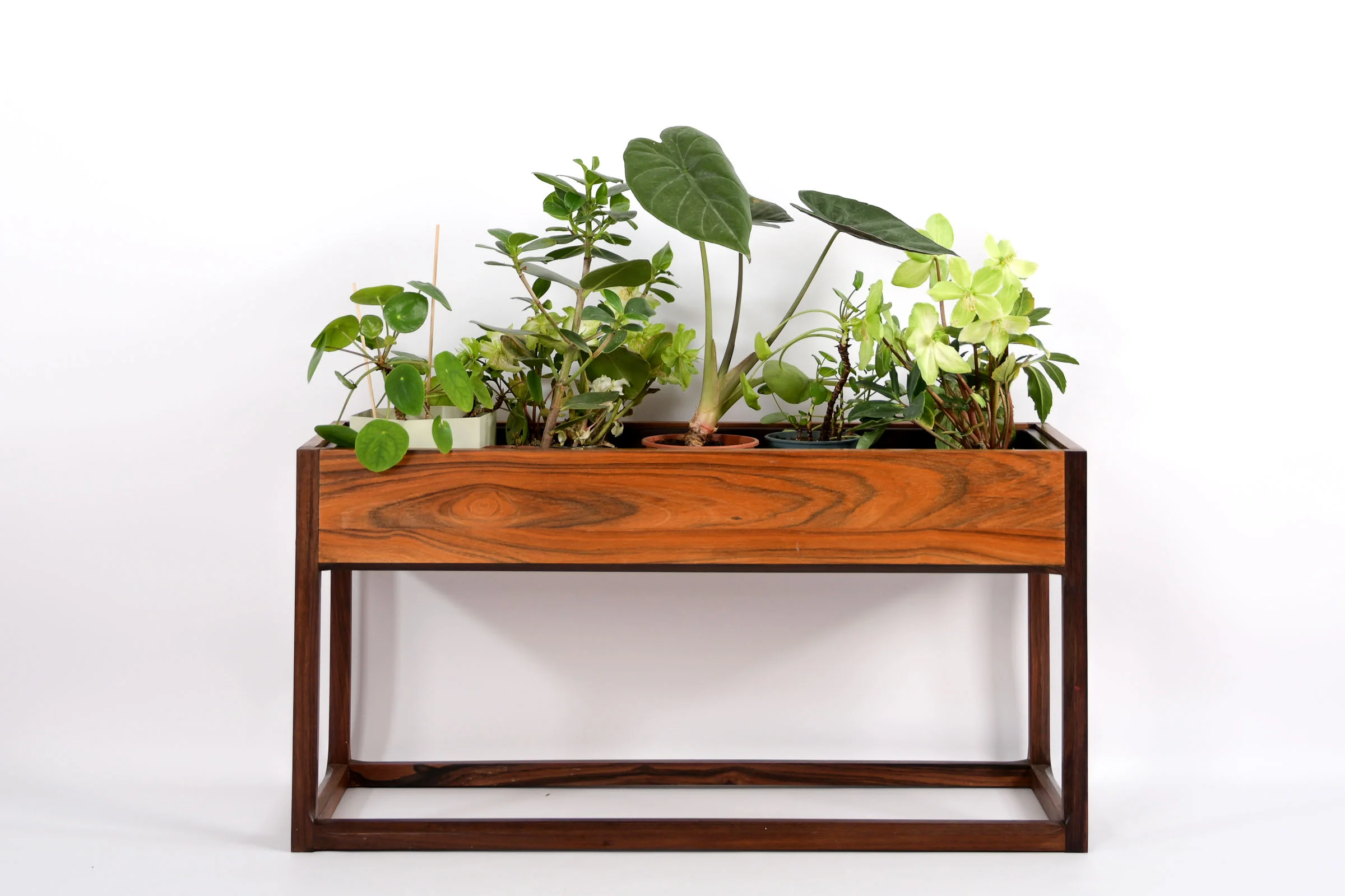 danish modern mid century vintage teck palissandre rio années 50 années 60 années 70 mobilier meuble ancien danois danemark scandinave maison nordik paris meubles décoration design éditeur designer Aksel Kjærsgaard jardinière en palissandre de Rio plant stand