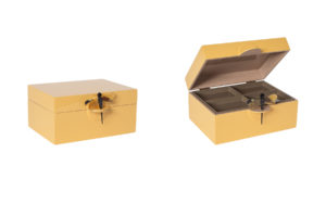 danish modern mid century vintage mobilier en teck palissandre Rio années 50 années 60 années 70 mobilier meuble ancien danois Danemark scandinave maison nordik paris meubles décoration design nordique éditeur designer marque Oi Soi Oi boite à bijoux Dragonfly en bois laqué 3 tailles et plusieurs coloris au choix