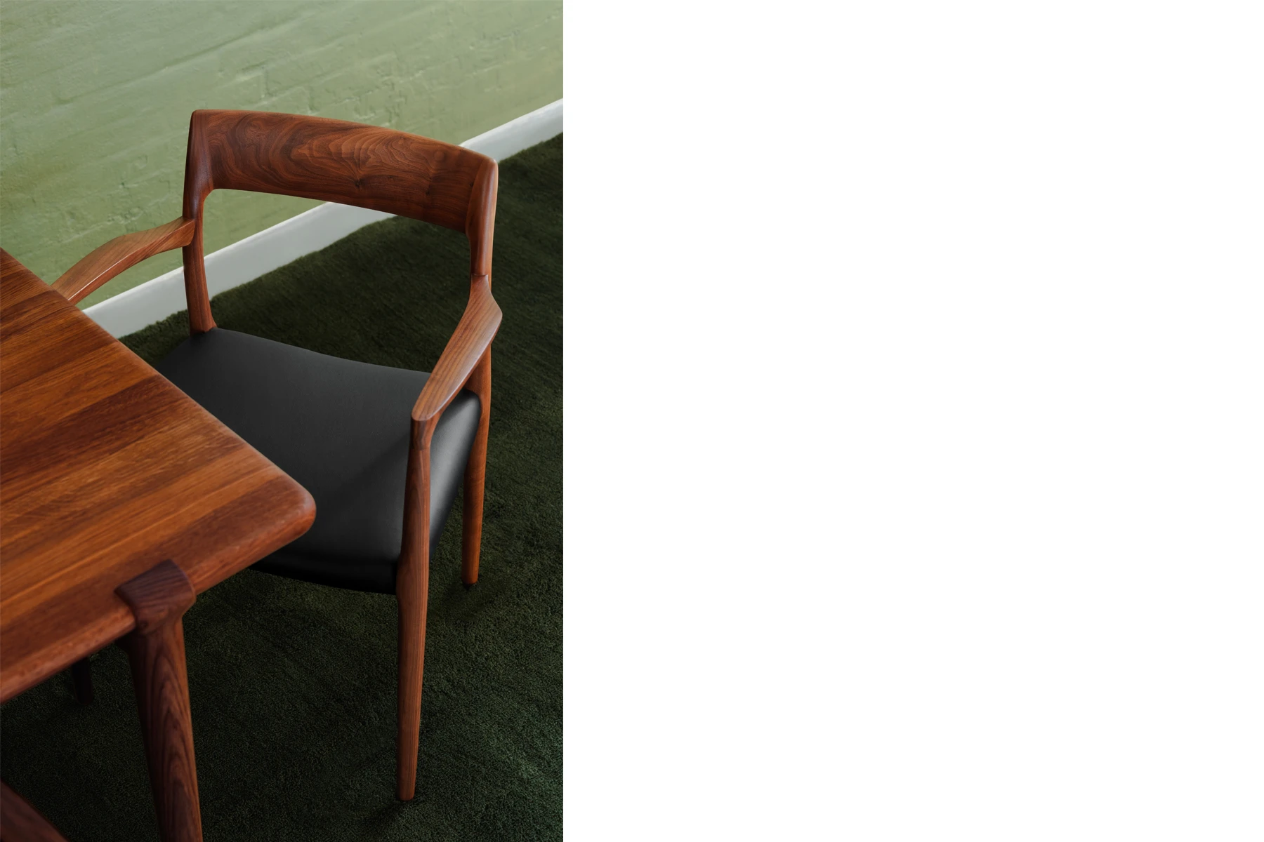 Table de Repas en Noyer ‘J. L. Møller’