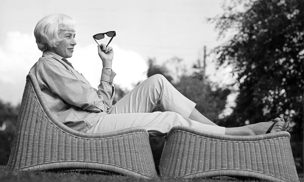 danish modern vintage teck palissandre rio années 50 années 60 années 70 mobilier meuble ancien danois Danemark scandinave maison nordik Paris meubles décoration design éditeur marque Snedkergaarden designer Nana Ditzel bureau modèle ND93 bureau en noyer bureau en chêne