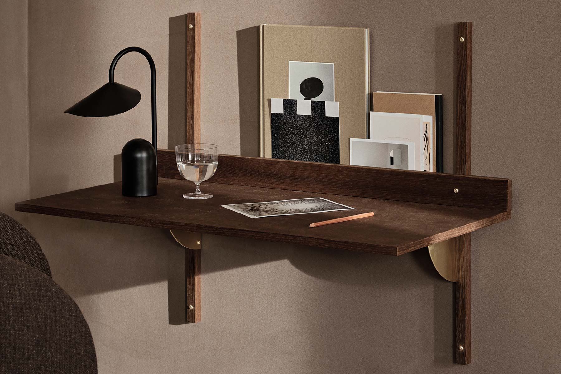 Bureau Mural 'Sector'</br>'Ferm Living'. Plusieurs finitions