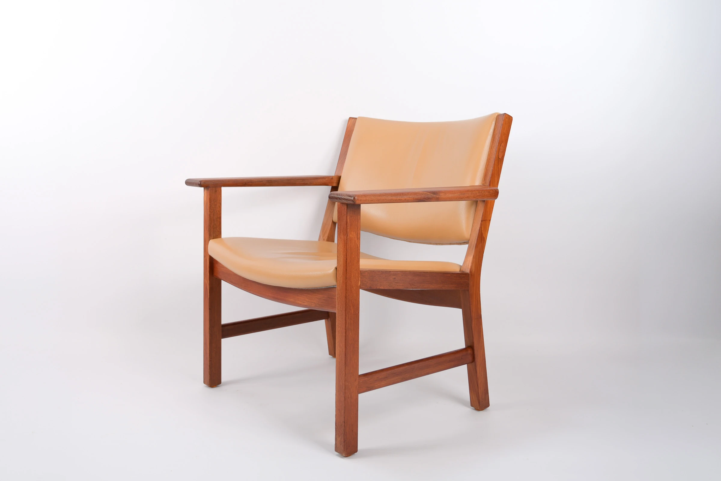 2 Fauteuils en Teck ‘Hans J Wegner’
