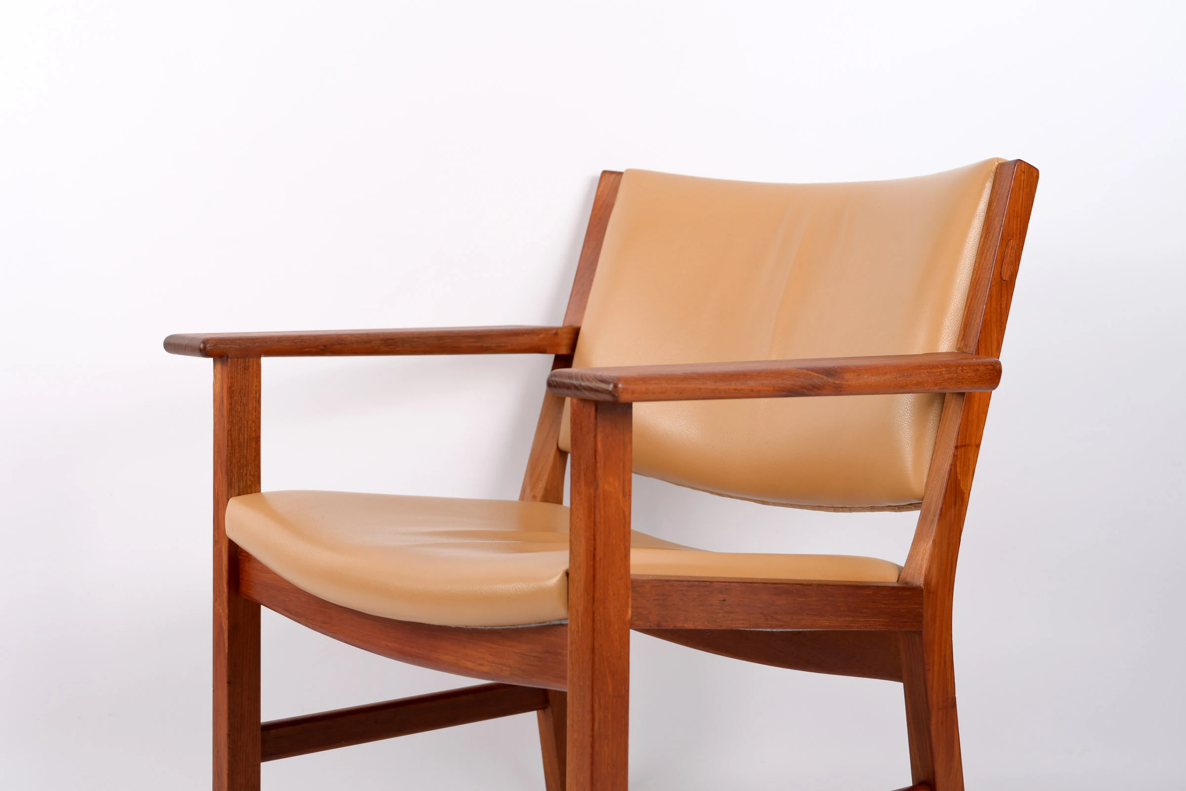 2 Fauteuils en Teck ‘Hans J Wegner’