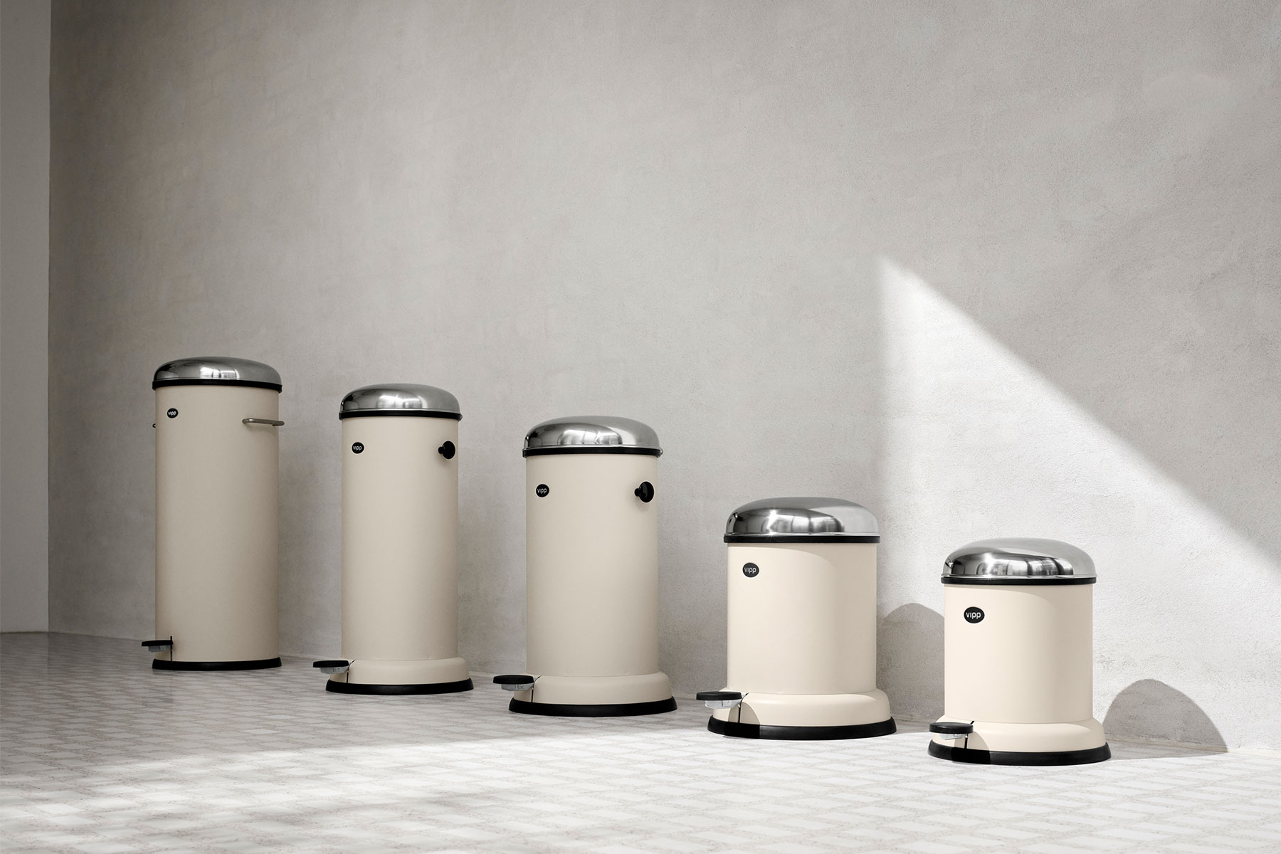 Poubelle 'Vipp Pedal' </br>3 coloris / 5 tailles – Image 3