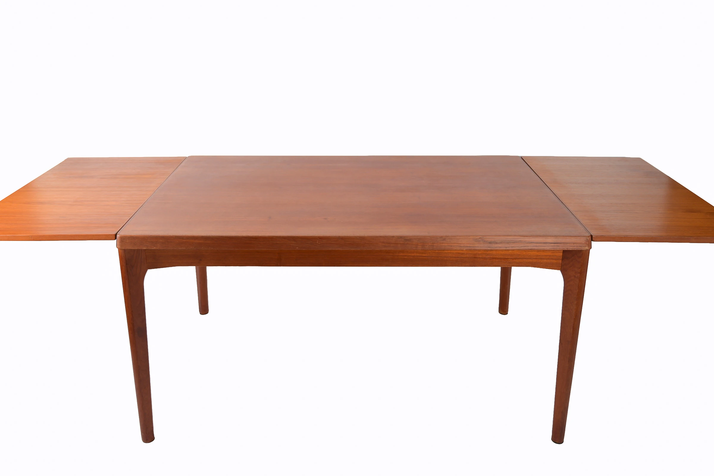 Table de Repas ‘Henning Kjaernulf’