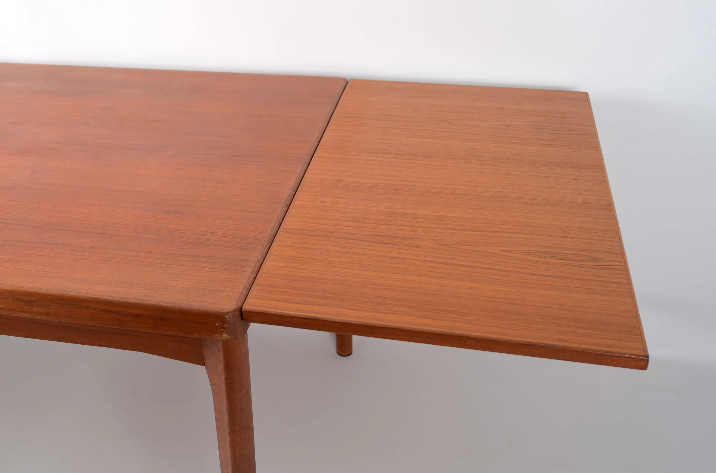 Table de Repas ‘Henning Kjaernulf’