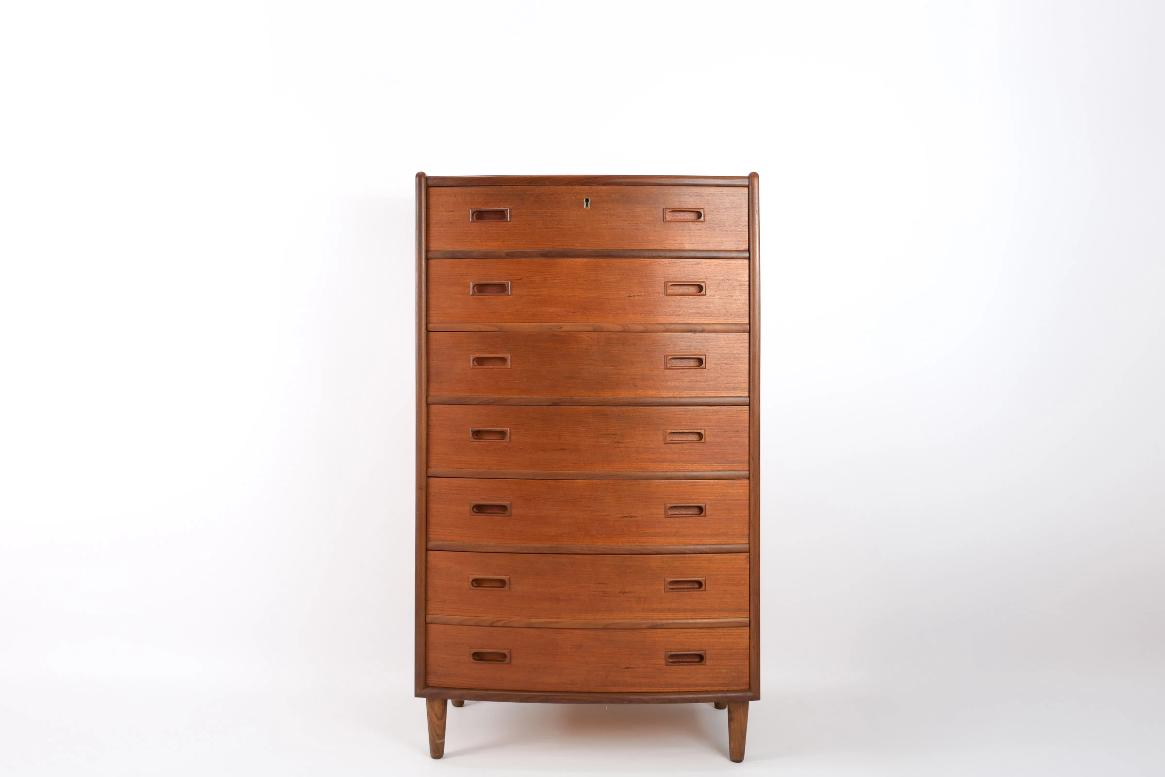 danish modern vintage teck palissandre Rio années 50 années 60 années 70 mobilier meuble ancien danois Danemark scandinave maison nordik Paris meubles décoration design éditeur designer marque commode 7 tiroirs en teck meuble de rangement à tiroirs chiffonier