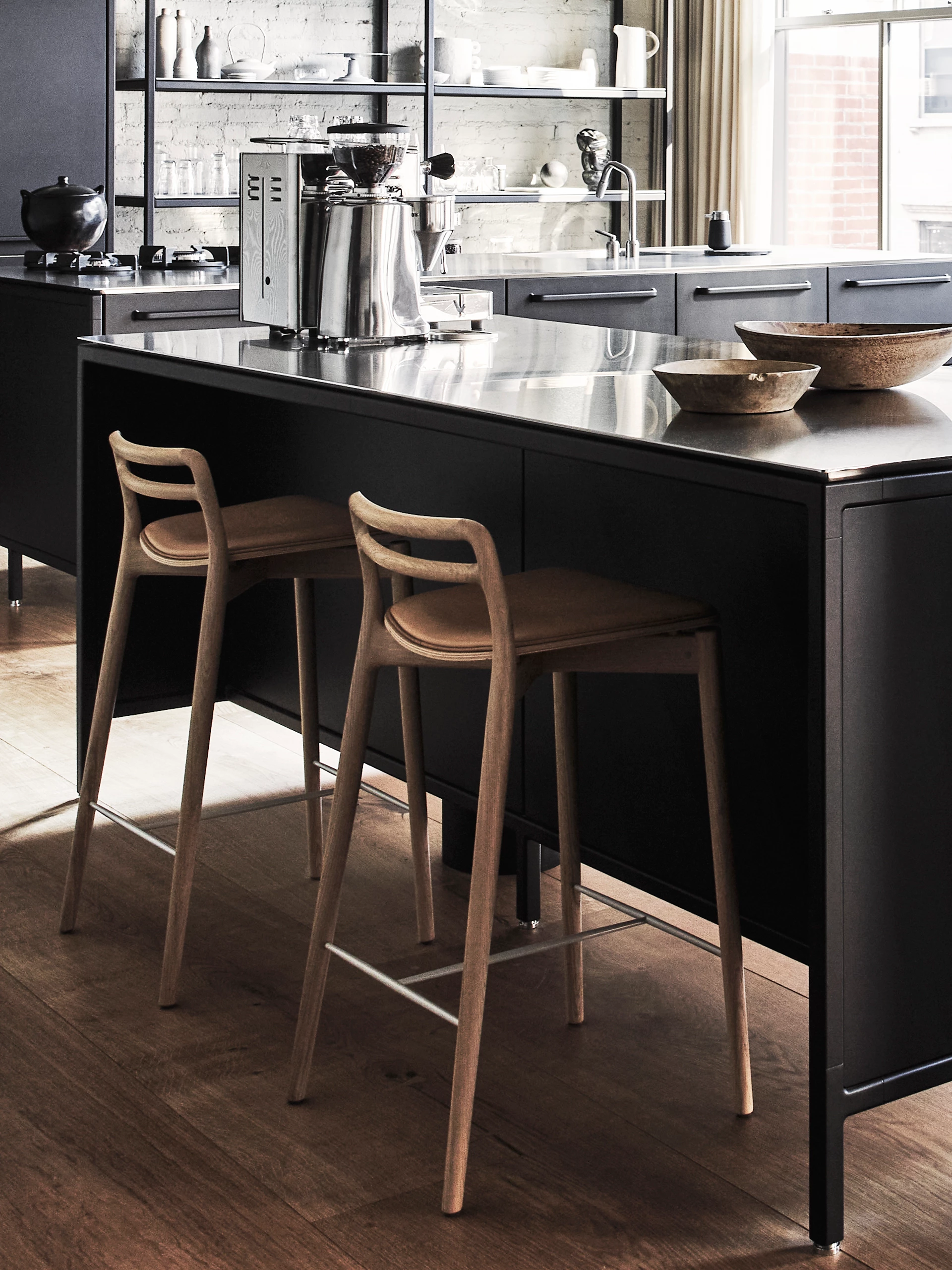 Chaise de Bar 'Cabin Counter Stool' </br> 'Vipp' 2 finitions – Image 3