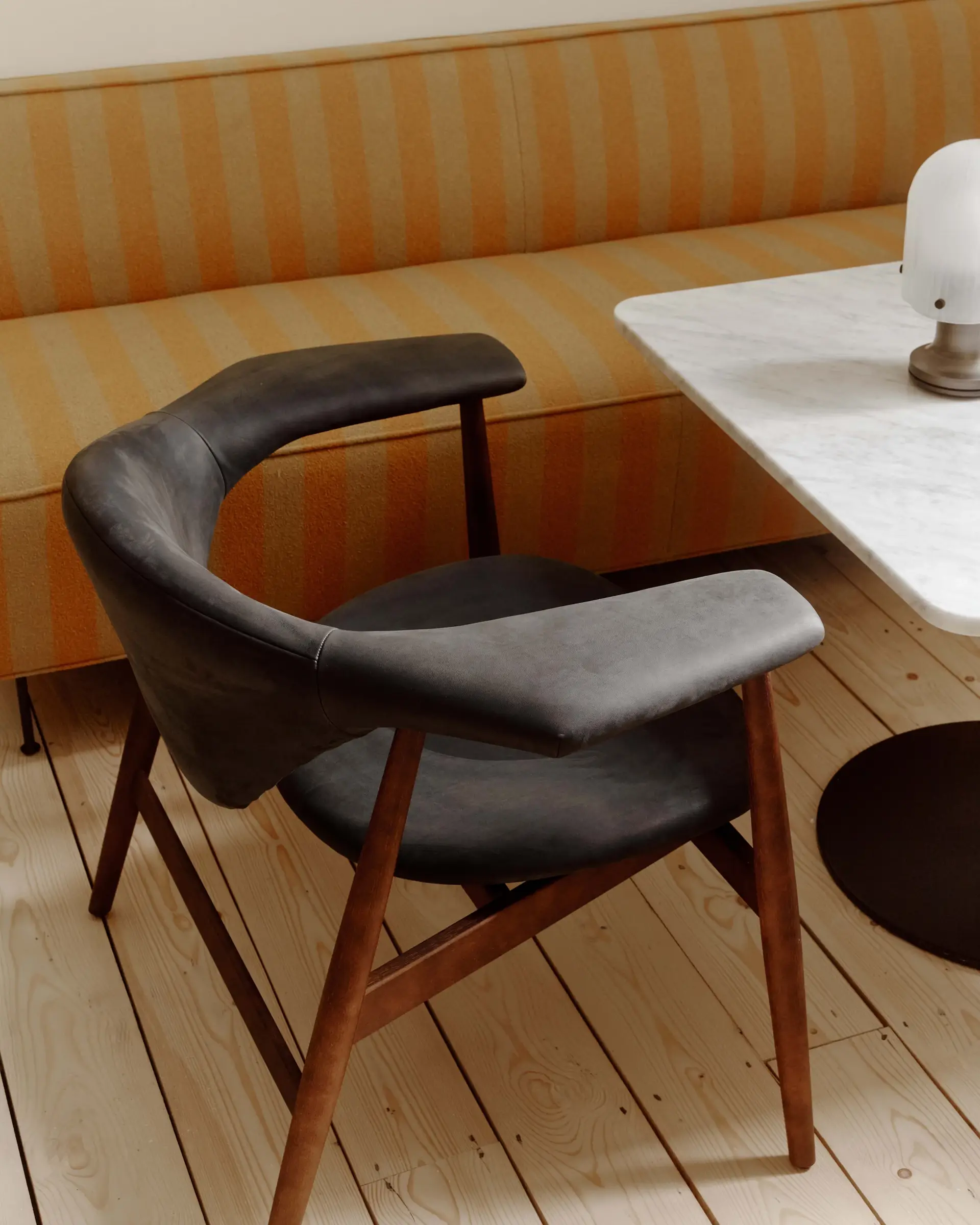 Chaise de Table - Masculo </br> Gubi / 2 finitions – Image 8